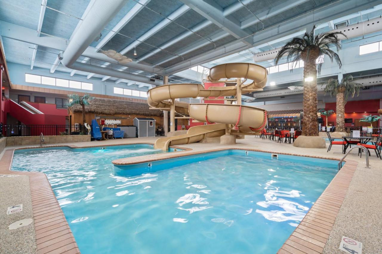 Ramada By Wyndham Sioux Falls Airport - Waterpark Resort & Event Center Exterior foto