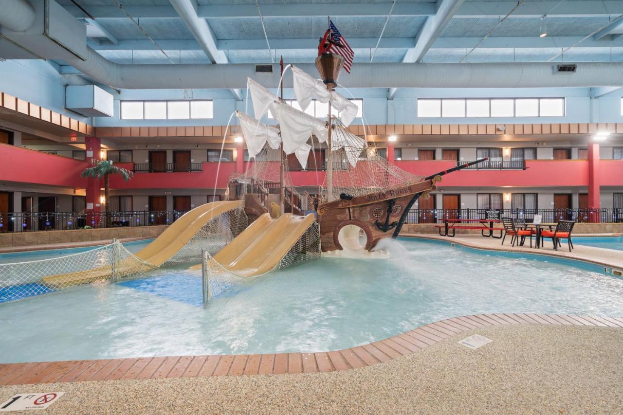 Ramada By Wyndham Sioux Falls Airport - Waterpark Resort & Event Center Exterior foto