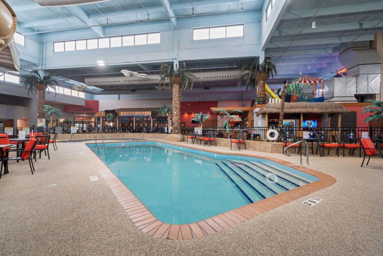 Ramada By Wyndham Sioux Falls Airport - Waterpark Resort & Event Center Exterior foto